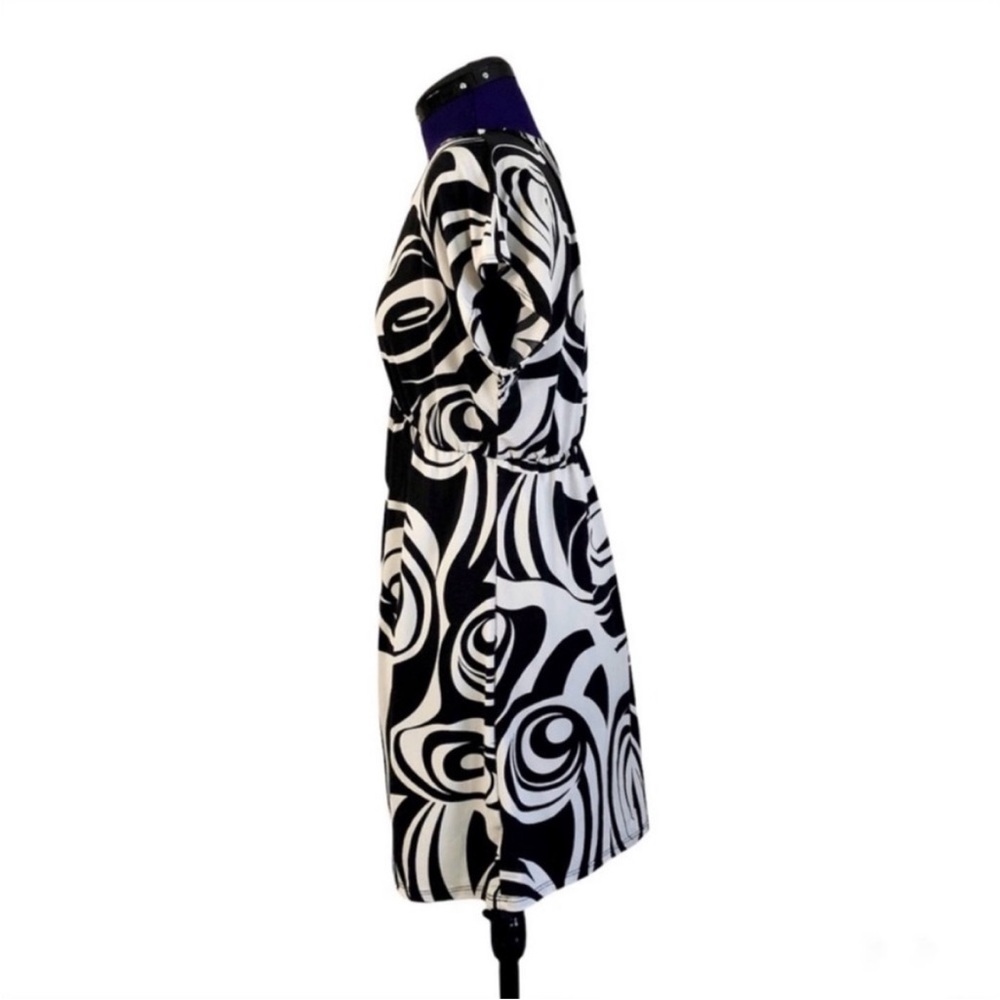 Y2K Black White Abstract Swirl V-Neck Empire Waist Short Sleeve Mini Dress - Picture 2 of 11